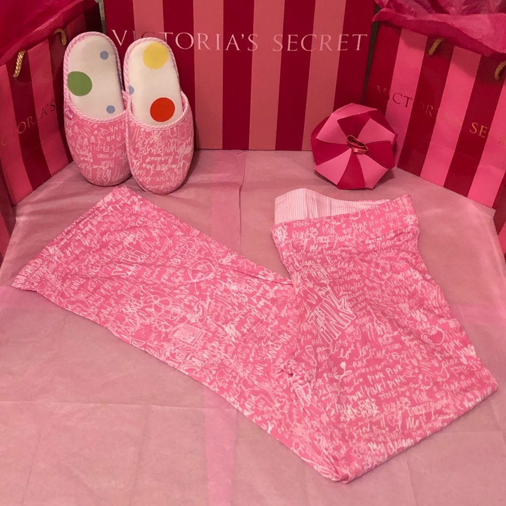 Pink Victoria’s Secret lounge set